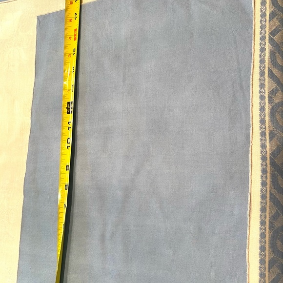 Antique Linen tablecloth w/ 4 placemats - Picture 4 of 9